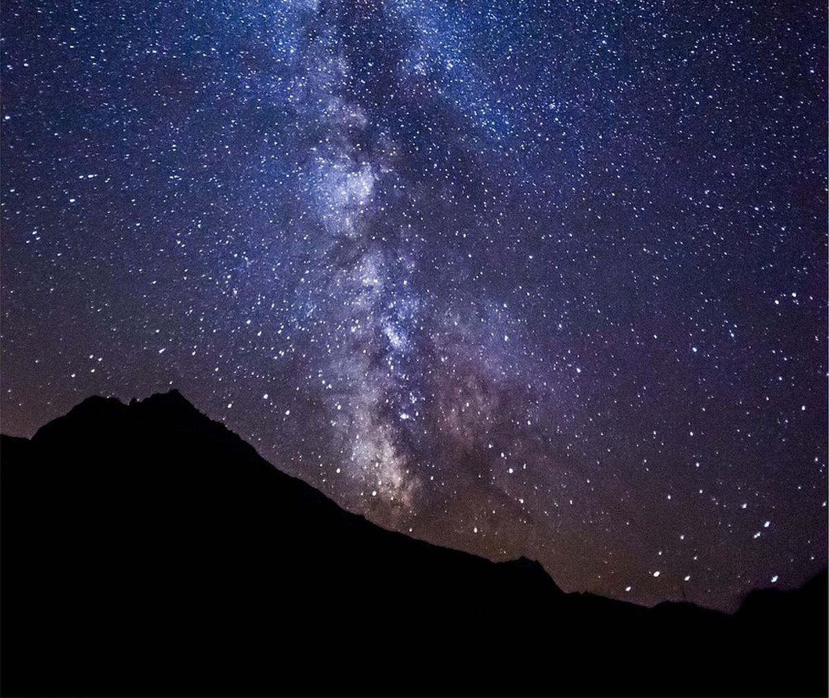 Hat Gott ein Drehbuch oder improvisiert er ins Blaue? Ein Plädoyer für die göttlichen Attribute der Allwissenheit und Allmacht