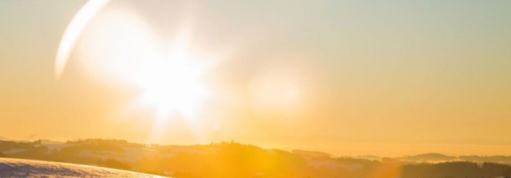 Starke Lichterscheinung am Himmel - Thema: Jesu Auferstehung.