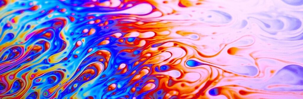 verlaufende Farben blau rot weiß lila